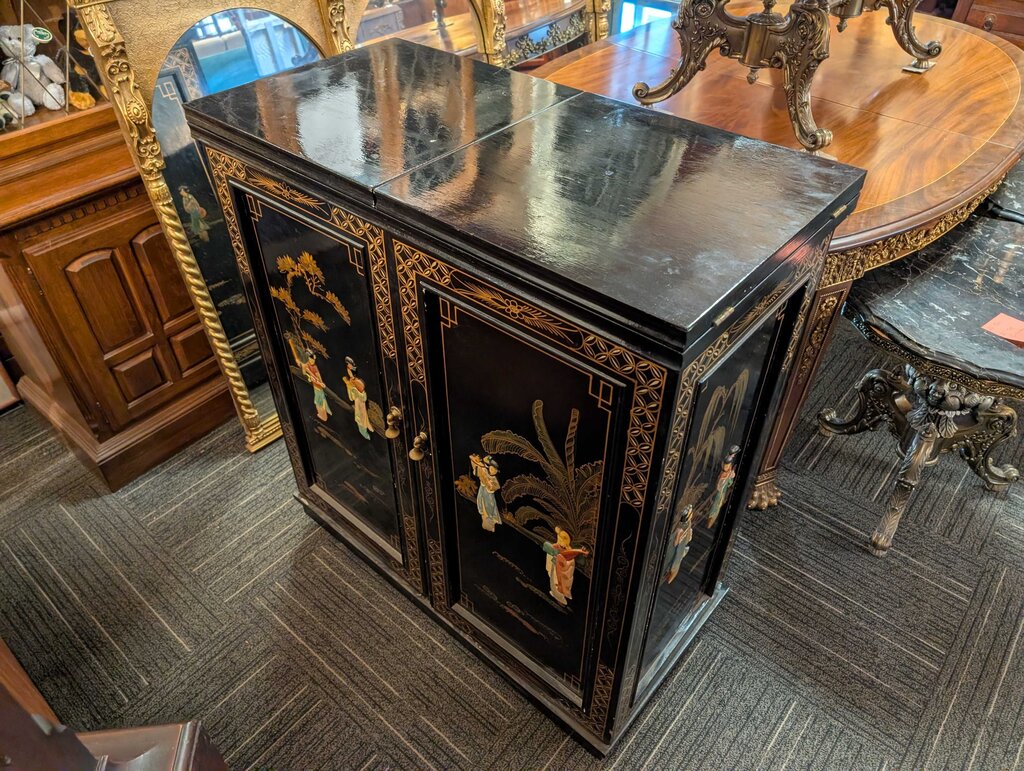 Chinoiserie Home Bar