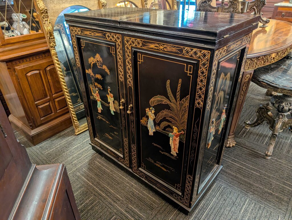 Chinoiserie Home Bar