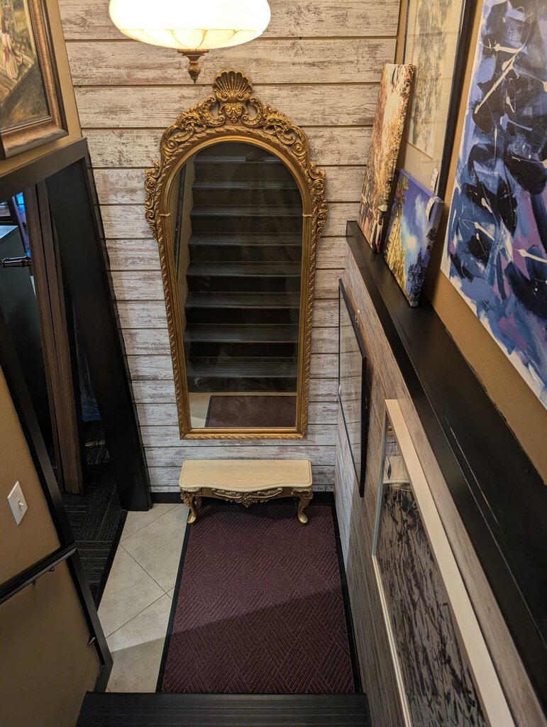 Gold Gilded Pier Mirror With Base