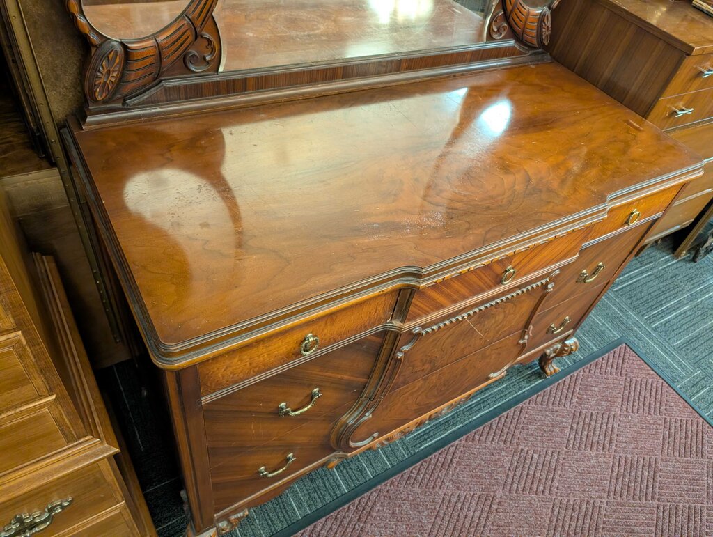 Art Deco Dresser With Mirror
