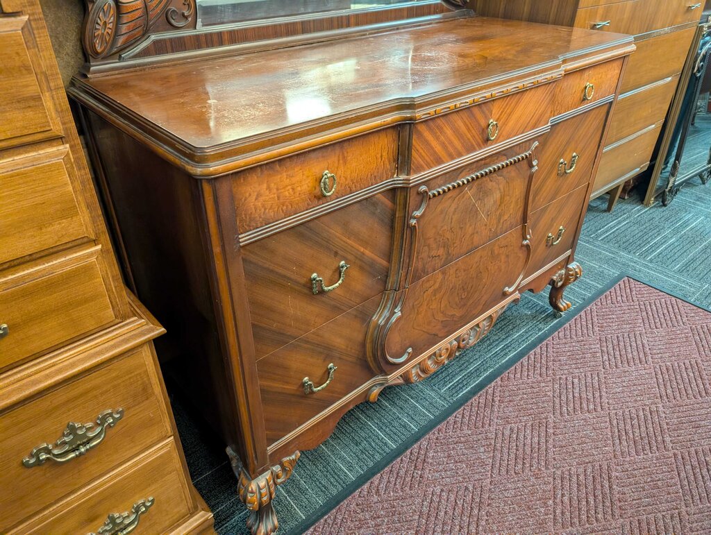 Art Deco Dresser With Mirror