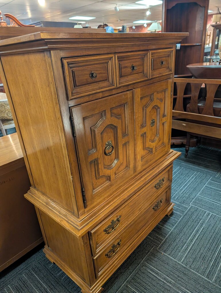 Vintage Chest Of Drawers