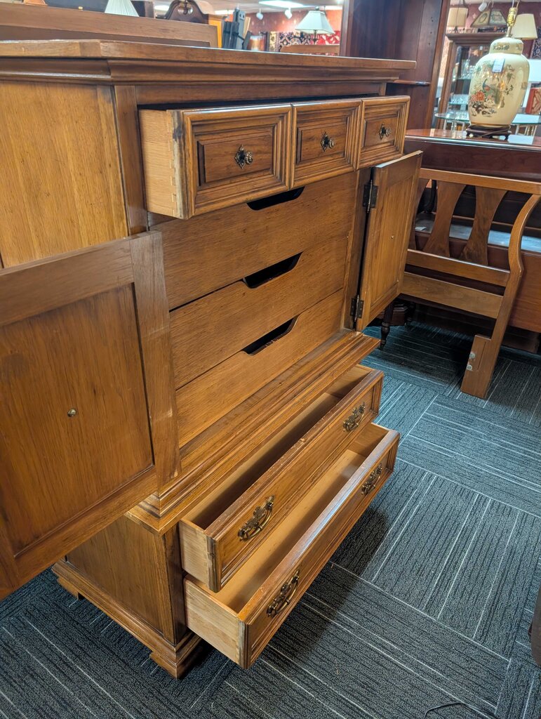 Vintage Chest Of Drawers