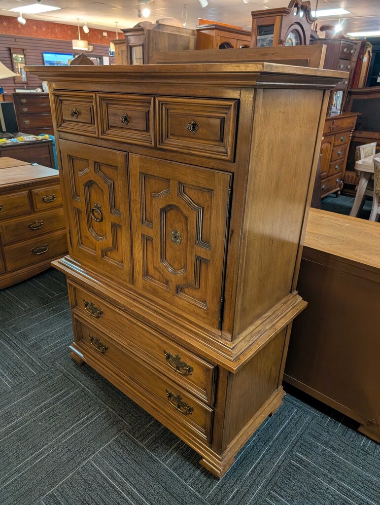Vintage Chest Of Drawers