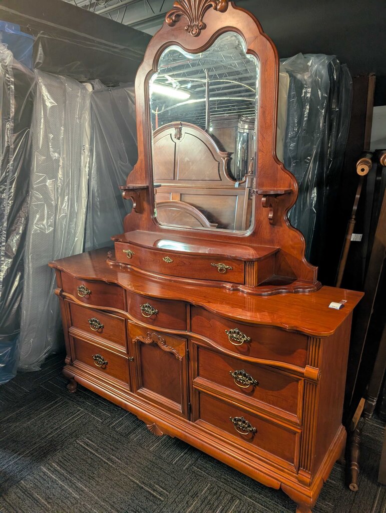 Lexington Dresser With Mirror