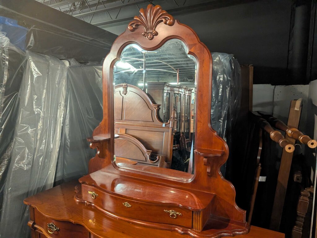Lexington Dresser With Mirror