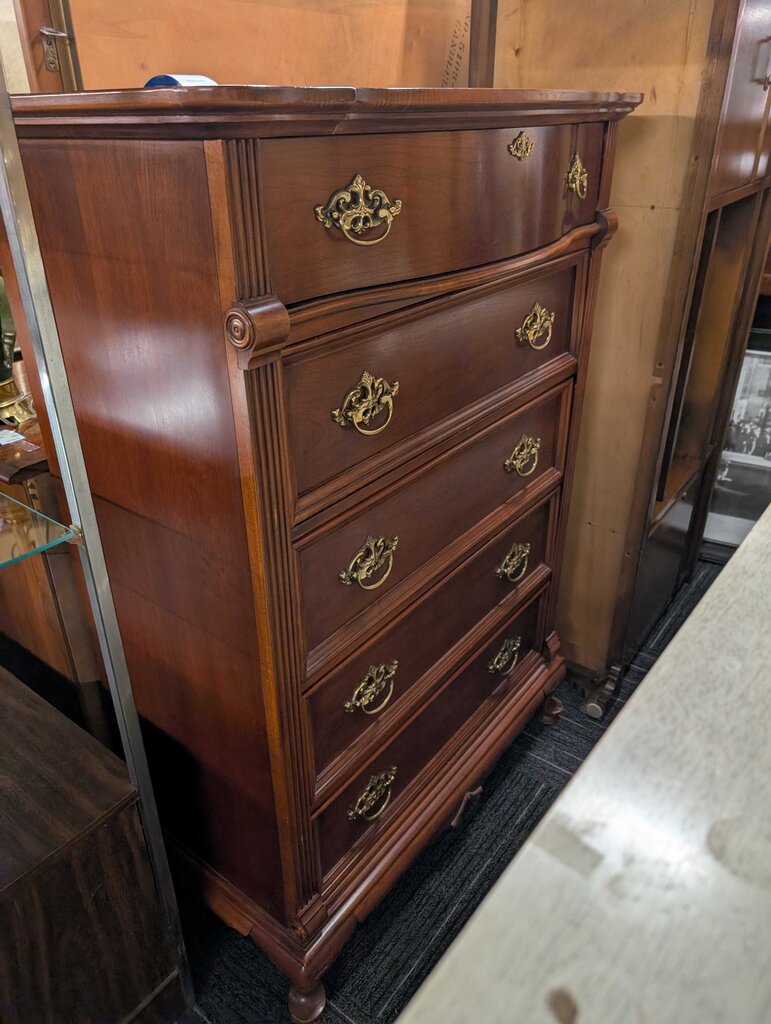 Lexington Chest