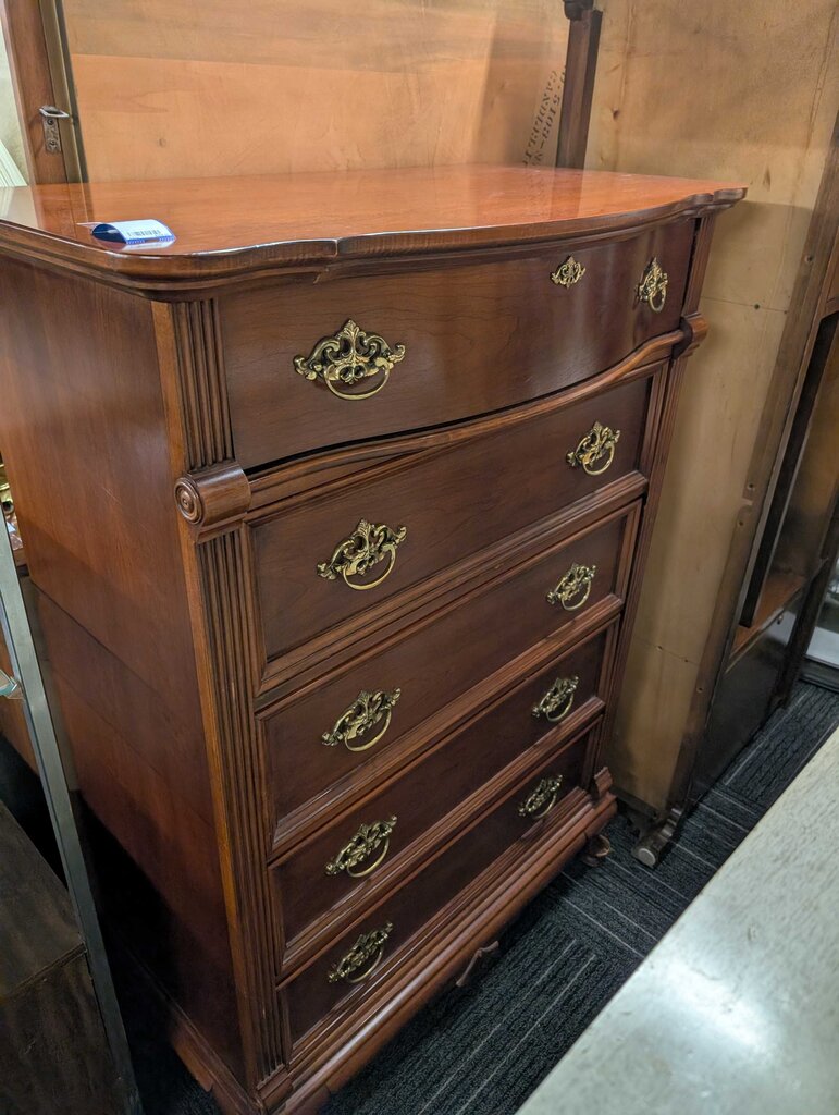 Lexington Chest