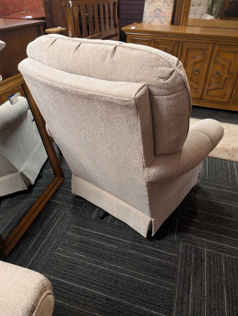 Tufted Lounge Chair