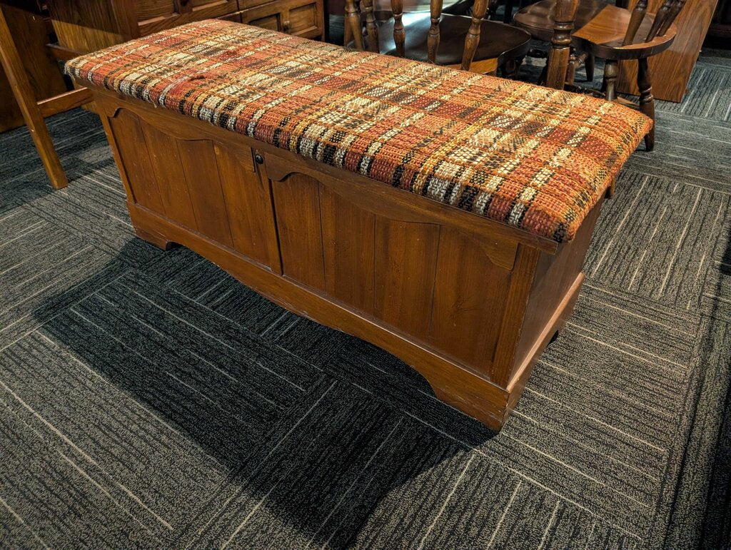 Lane Cedar Blanket Chest