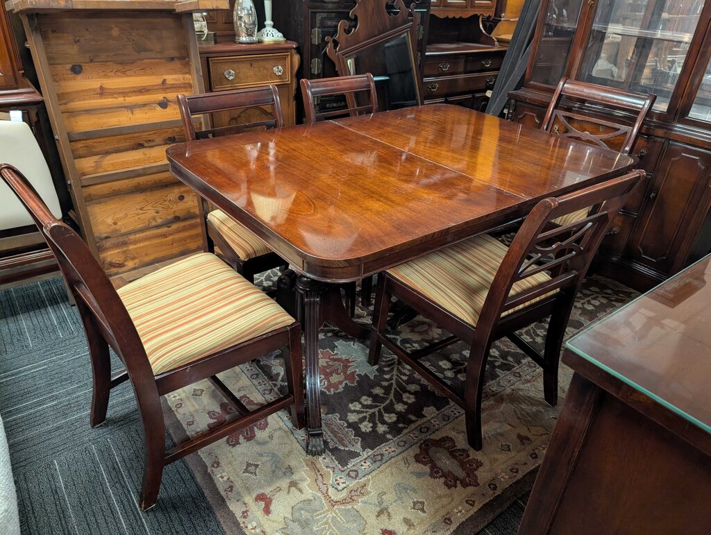 Vintage Mahogany Table With Five Chairs