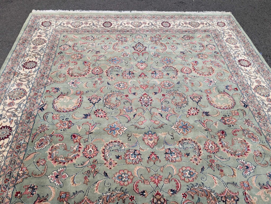 Hand Woven Wool Area Rug 9' x 17' 6''