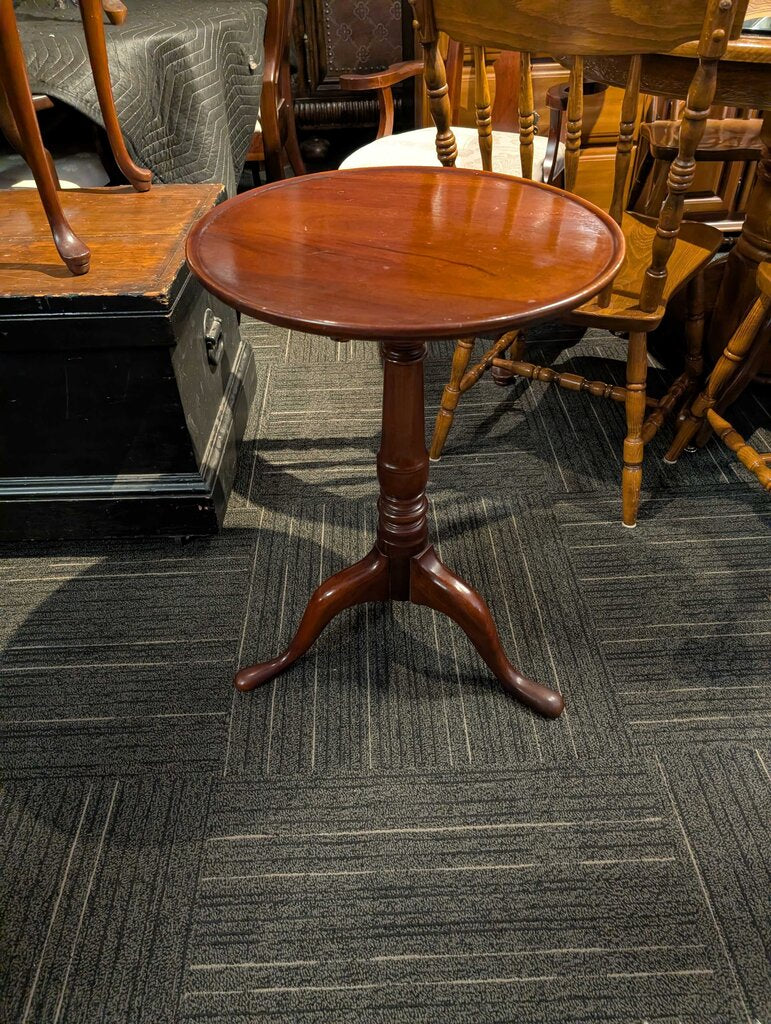 Formal Mahogany Pedestal Table