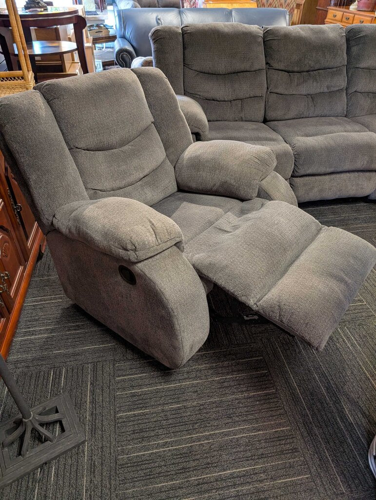 Grey Recliner (arms need some cleaning)