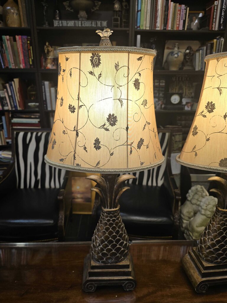 Pair of Pineapple Decorative lamps