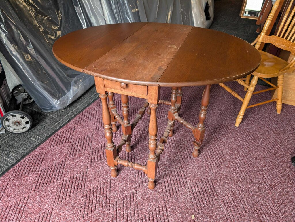 Vintage Gate leg Drop leaf Table
