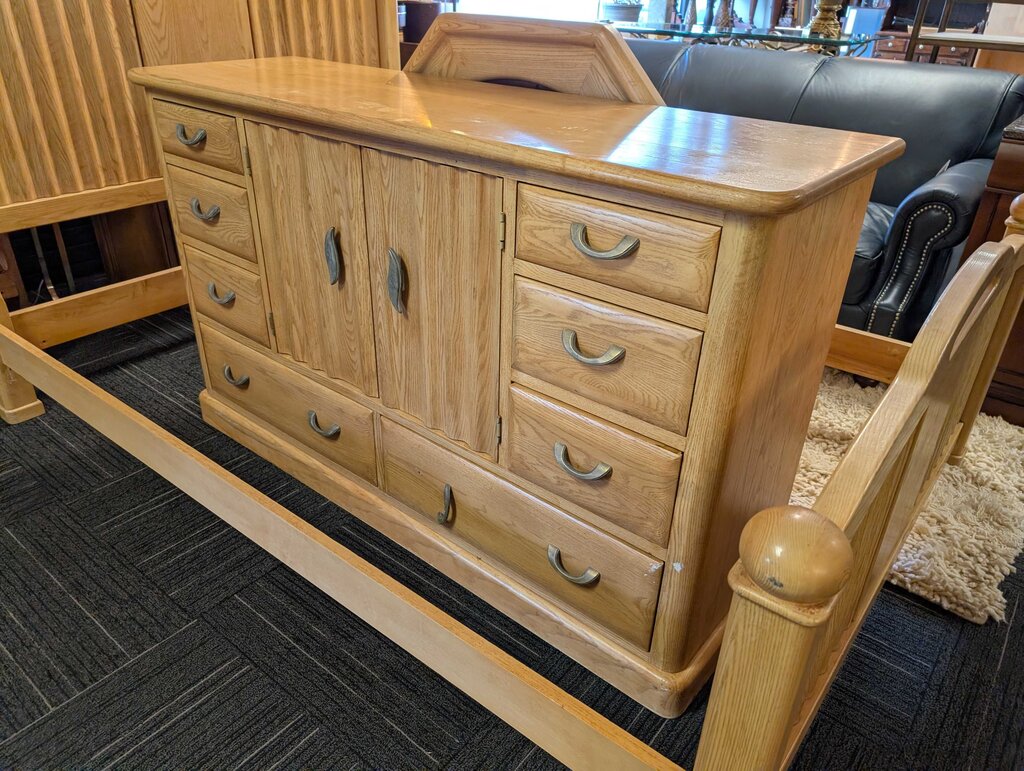 Pennsylvania House Oak Dresser With Mirror
