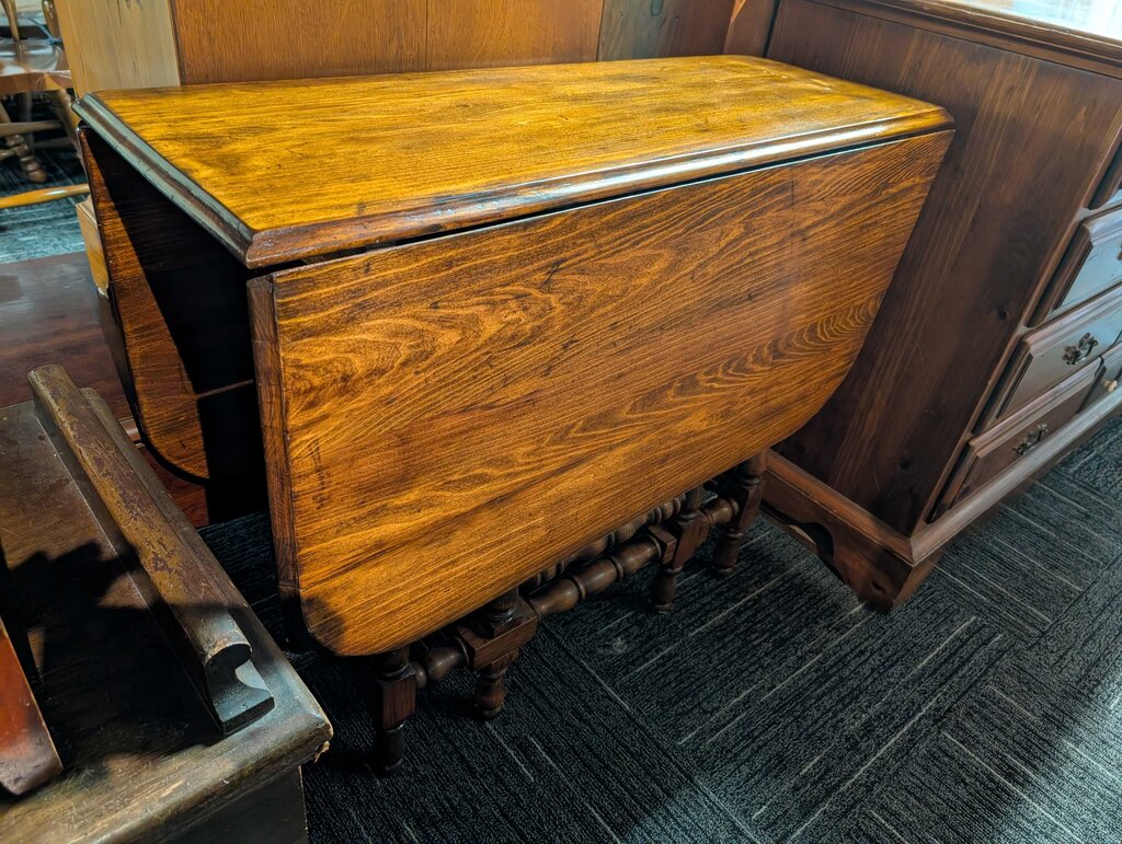 Vintage Gateleg Drop Leaf Table