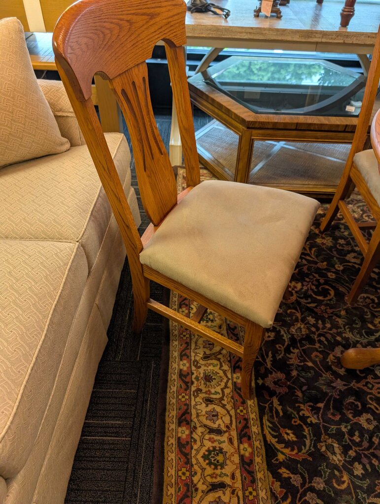 Oak Table With Four Chairs