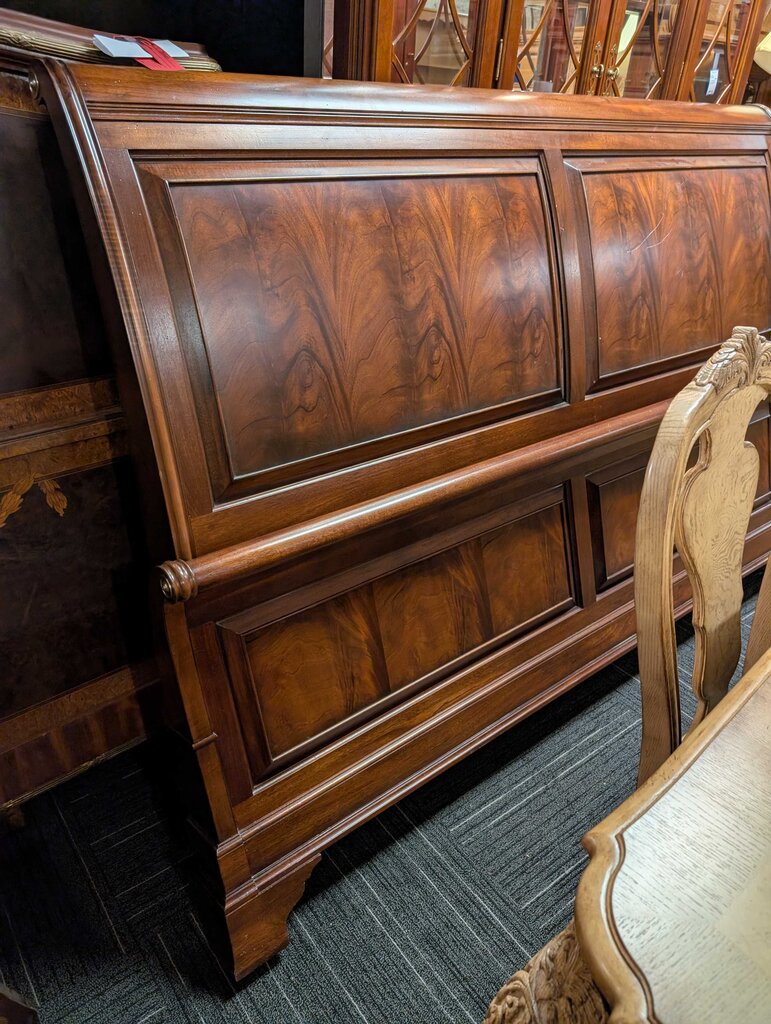 Ethan Allen King Size Sleigh Bed