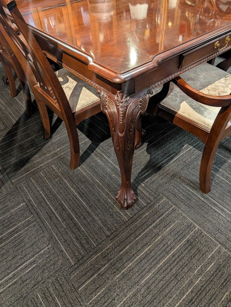 Mahogany Chippendale Style Table With Five Chairs
