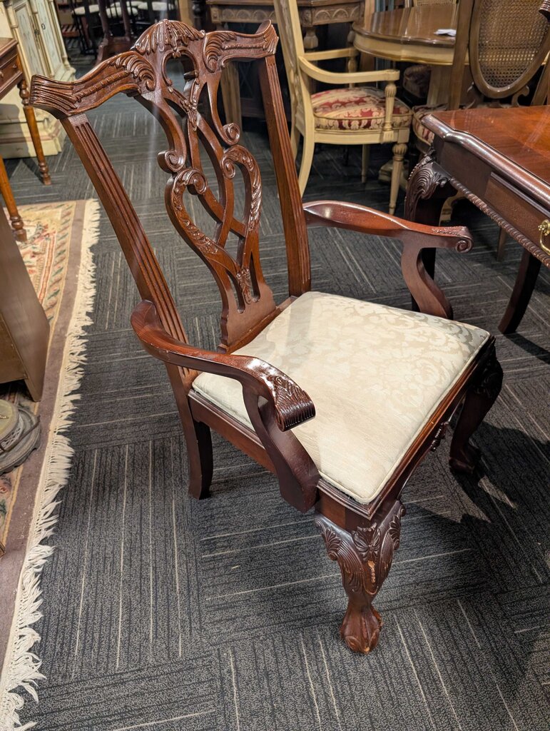 Mahogany Chippendale Style Table With Five Chairs