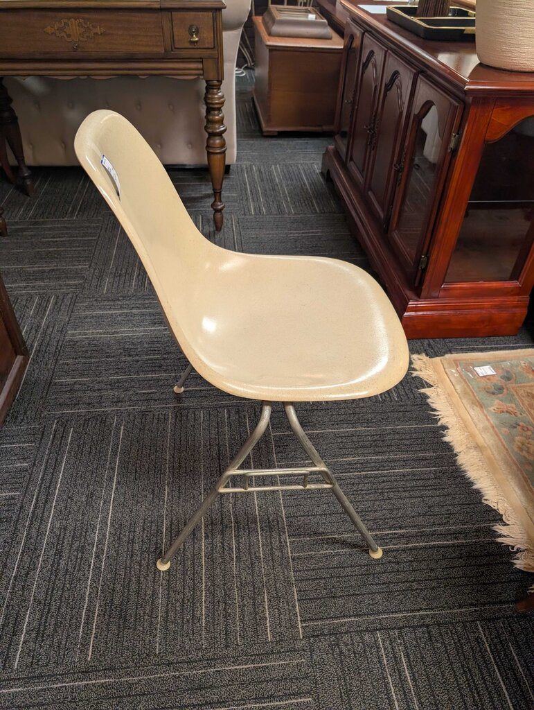 Vintage Herman Miller Shell Chair