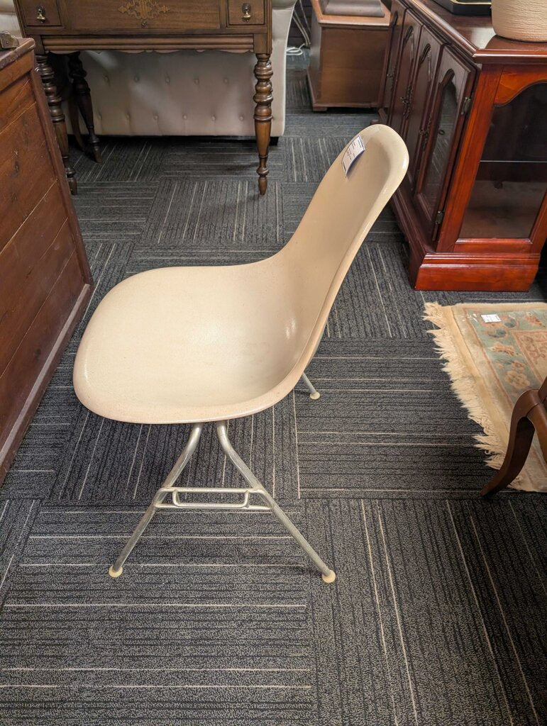 Vintage Herman Miller Shell Chair