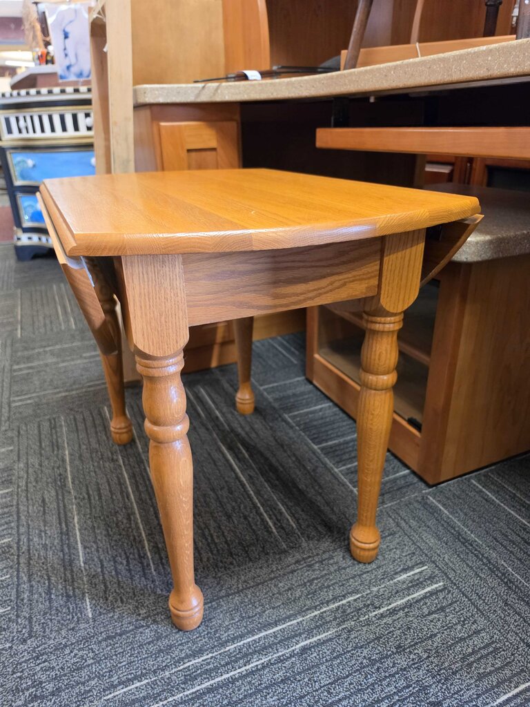 Country Oak Drop-leaf Side Table by Berkshire Made in USA