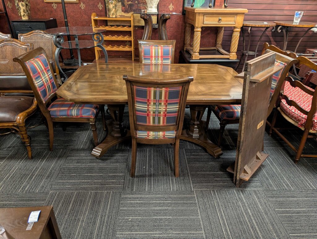 Vintage Table With Four Chairs