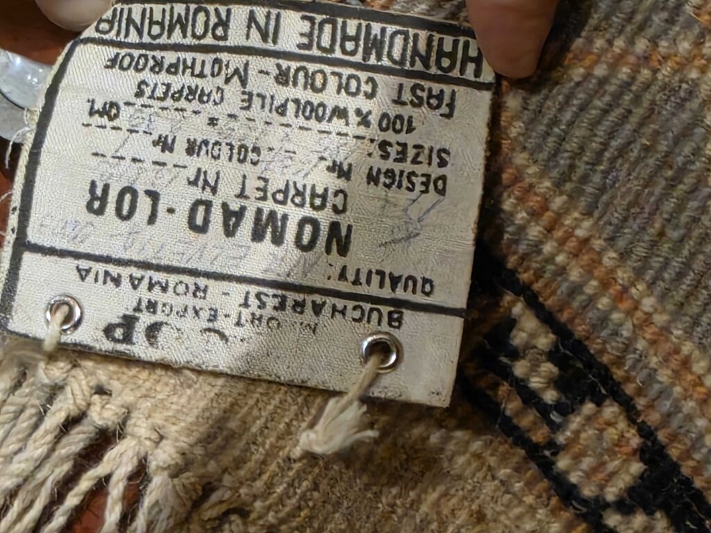 Hand Woven Wool Persian Heriz Style, Nomad-lor Carpet Made in Romania 7' by 5'1"