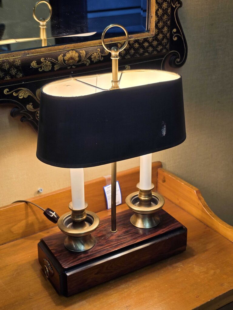 Vintage Traditional Two-light Bouillotte-style Table Lamp w/ Rosewood Base