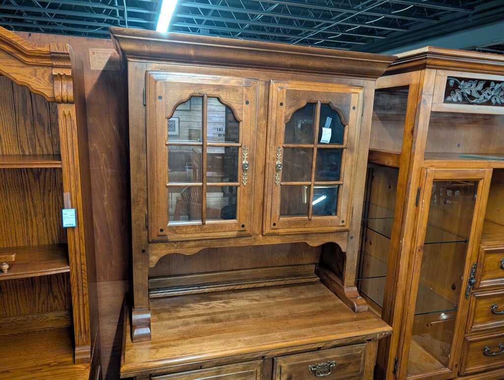Maple Hutch
