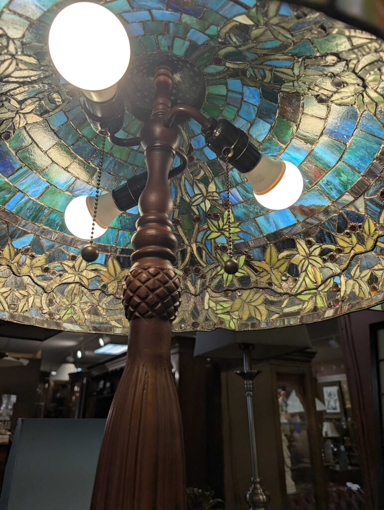 Tiffany Style Stained Glass Lamp
