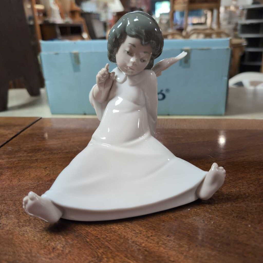 Lladro "Angel Wondering" MIB