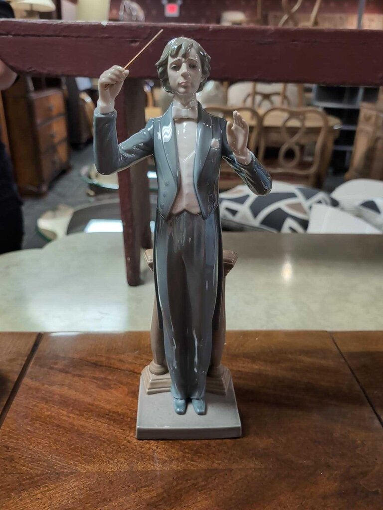 Lladro "Maestro, Music Please" Porcelain Figurine MIB