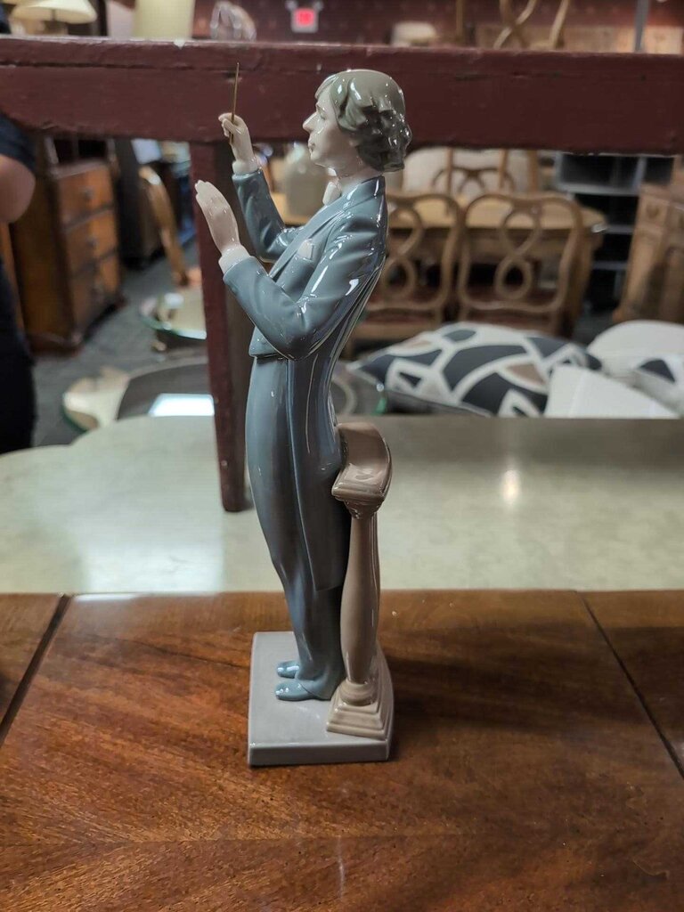 Lladro "Maestro, Music Please" Porcelain Figurine MIB