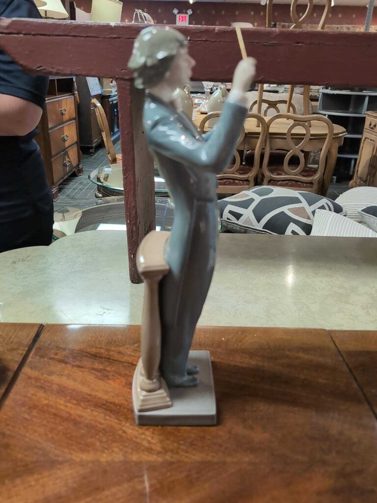 Lladro "Maestro, Music Please" Porcelain Figurine MIB