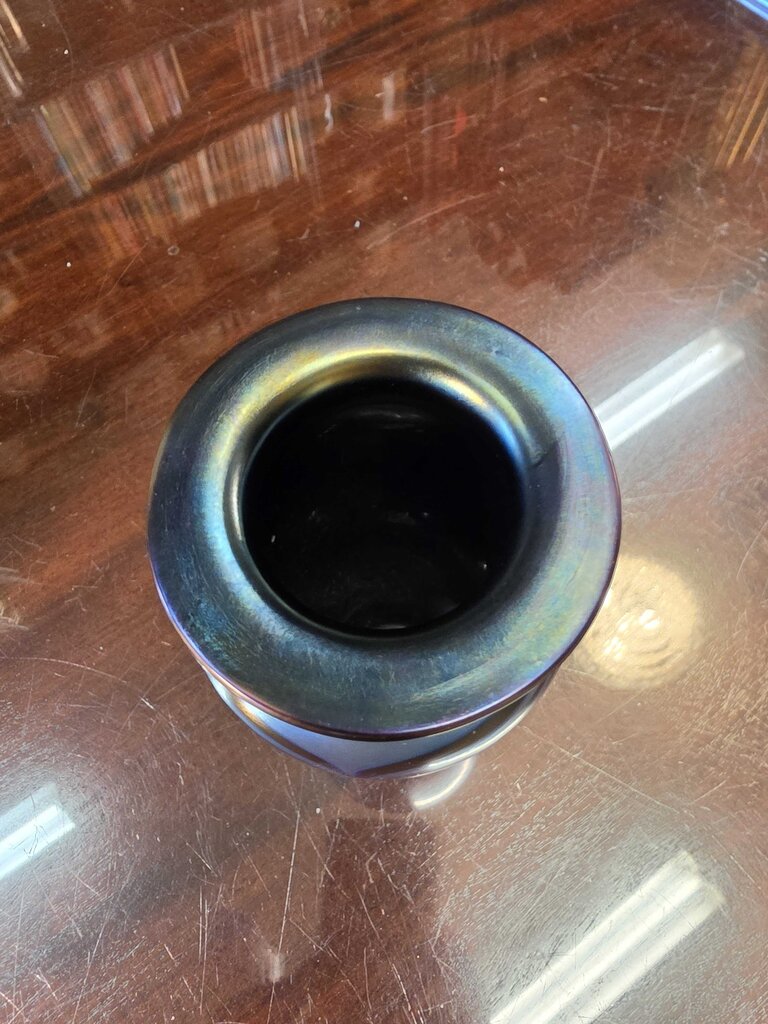 Signed Robert Eickholt Iridescent Pulled-Feather Art Glass Vase – Blue, Purple & Gold