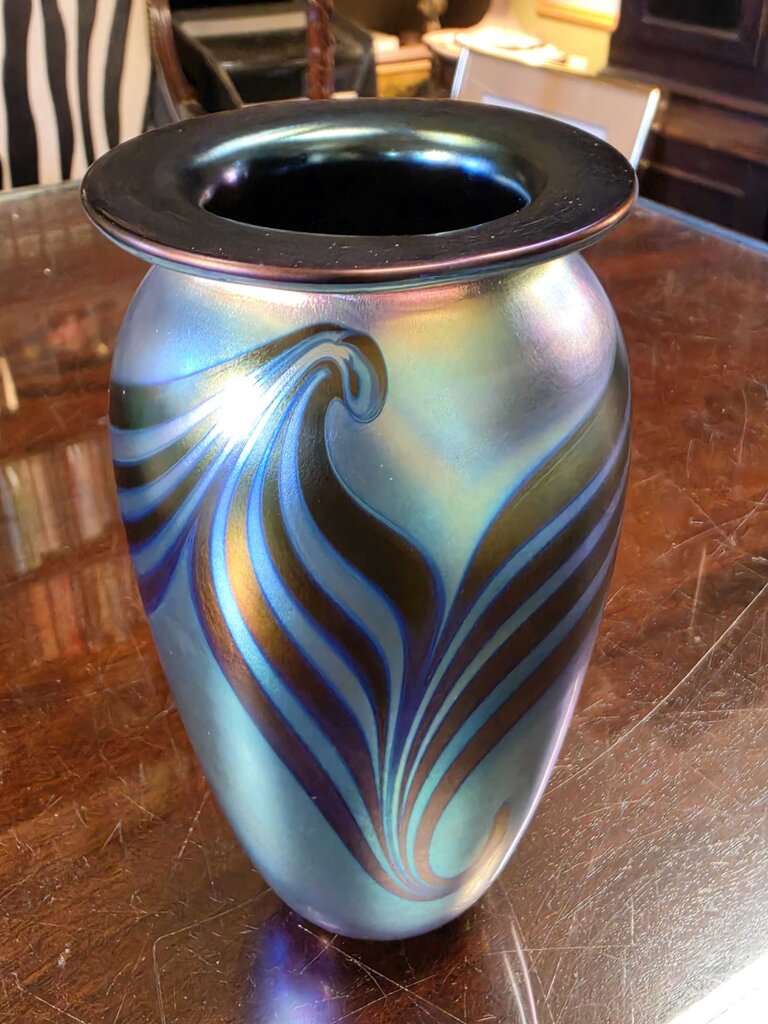 Signed Robert Eickholt Iridescent Pulled-Feather Art Glass Vase – Blue, Purple & Gold