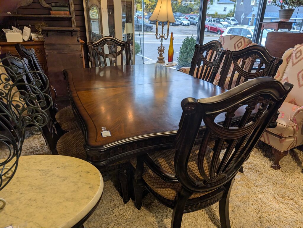 Modern Table With Six Chairs