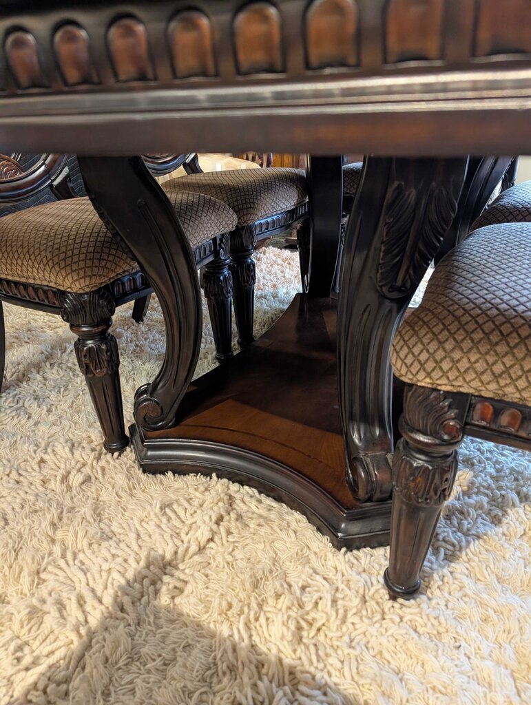 Modern Table With Six Chairs