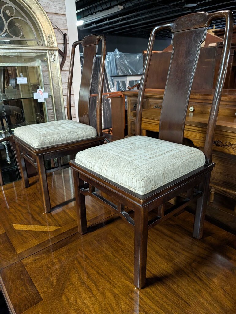Vintage Table With Six Chairs