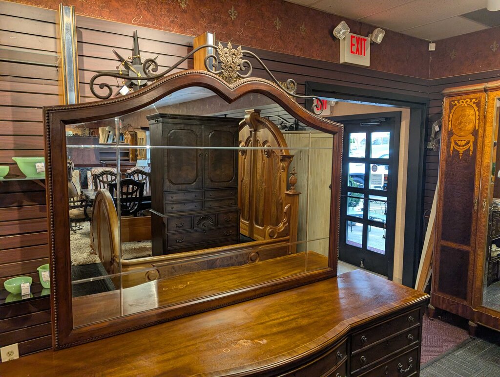 Drexel Heritage Dresser With Mirror