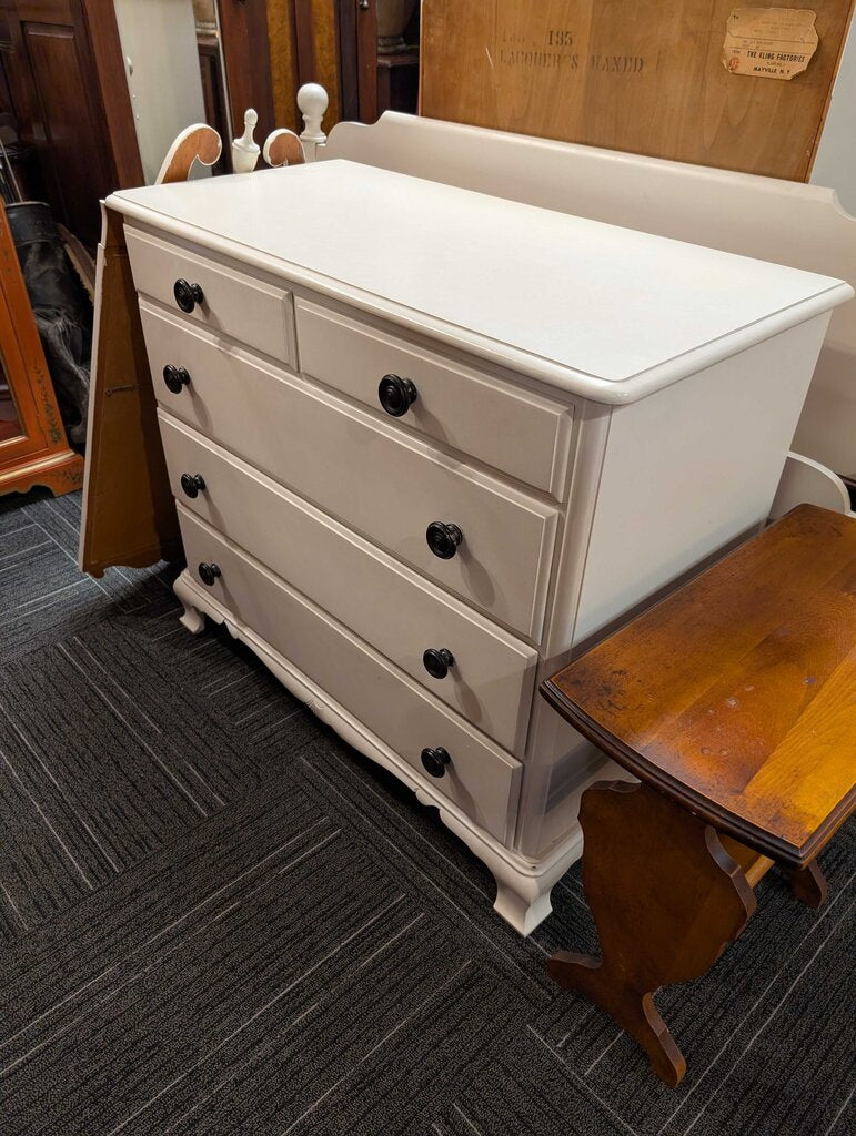 Kling Painted Dresser With Mirror