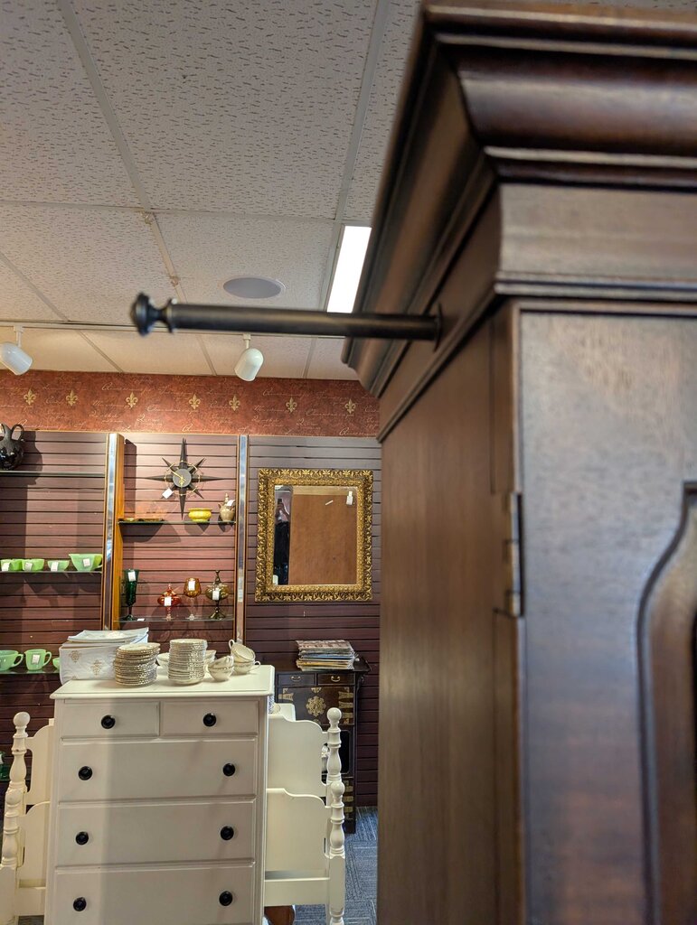 Drexel Heritage Clothing Press