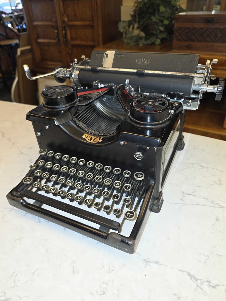 Royal Typewriter Model 10 Circa 1932