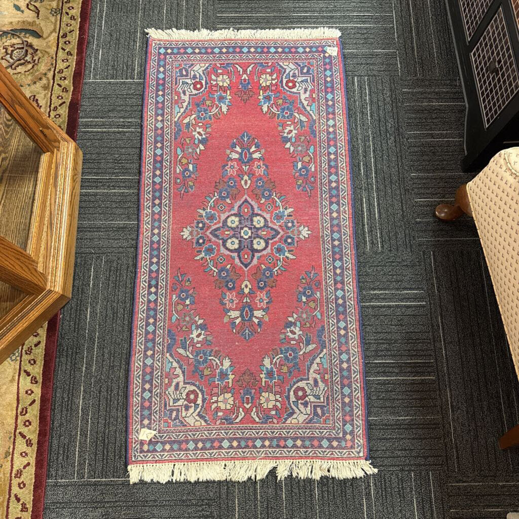 Handwoven Wool Floral Medallion Carpet 2'2" by 4'8"