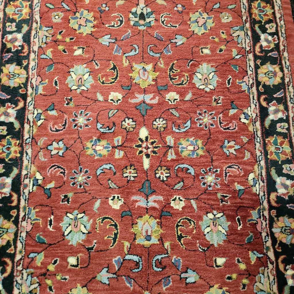 Hand Woven Wool Indian Rug / Carpet