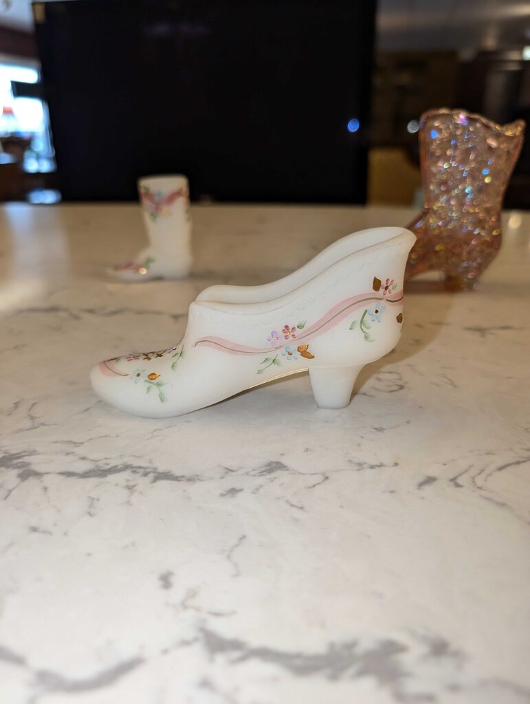 Set of 5 Fenton Glass Shoes